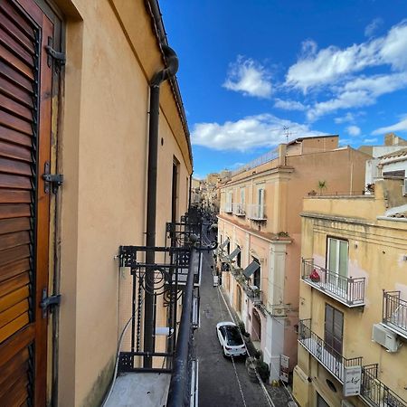 2 Apartments - Akragas Home 1 & 2 On Via Atenea City Center With View Agrigento Exteriör bild