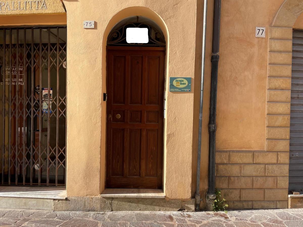 2 Apartments - Akragas Home 1 & 2 On Via Atenea City Center With View Agrigento Exteriör bild