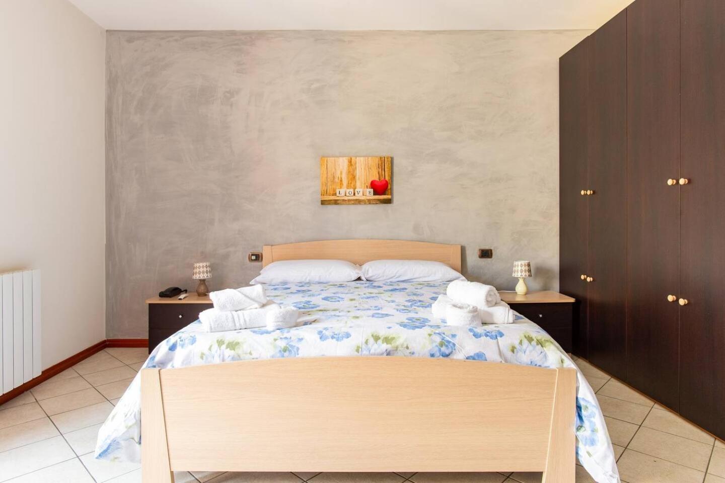2 Apartments - Akragas Home 1 & 2 On Via Atenea City Center With View Agrigento Exteriör bild