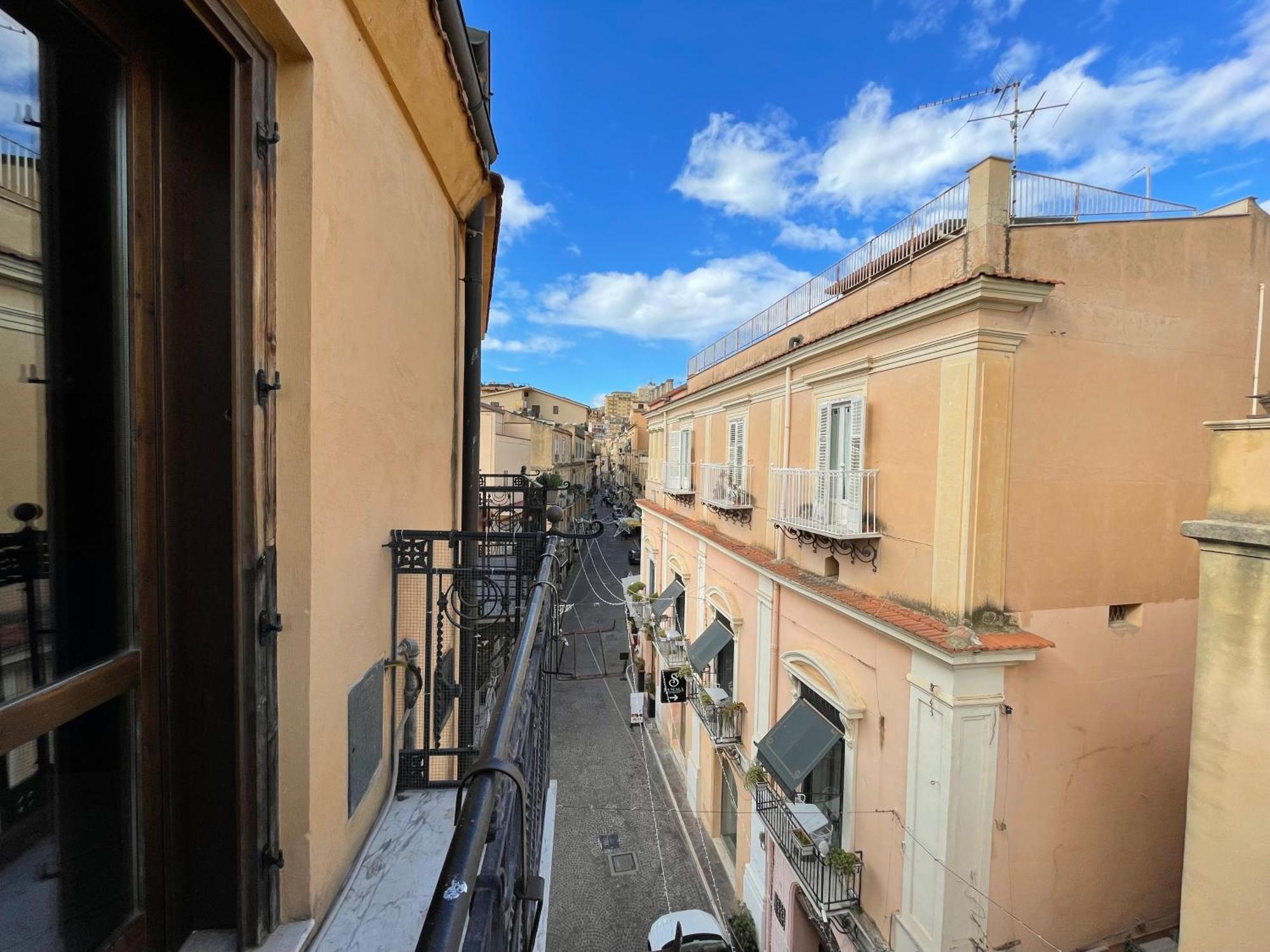 2 Apartments - Akragas Home 1 & 2 On Via Atenea City Center With View Agrigento Exteriör bild