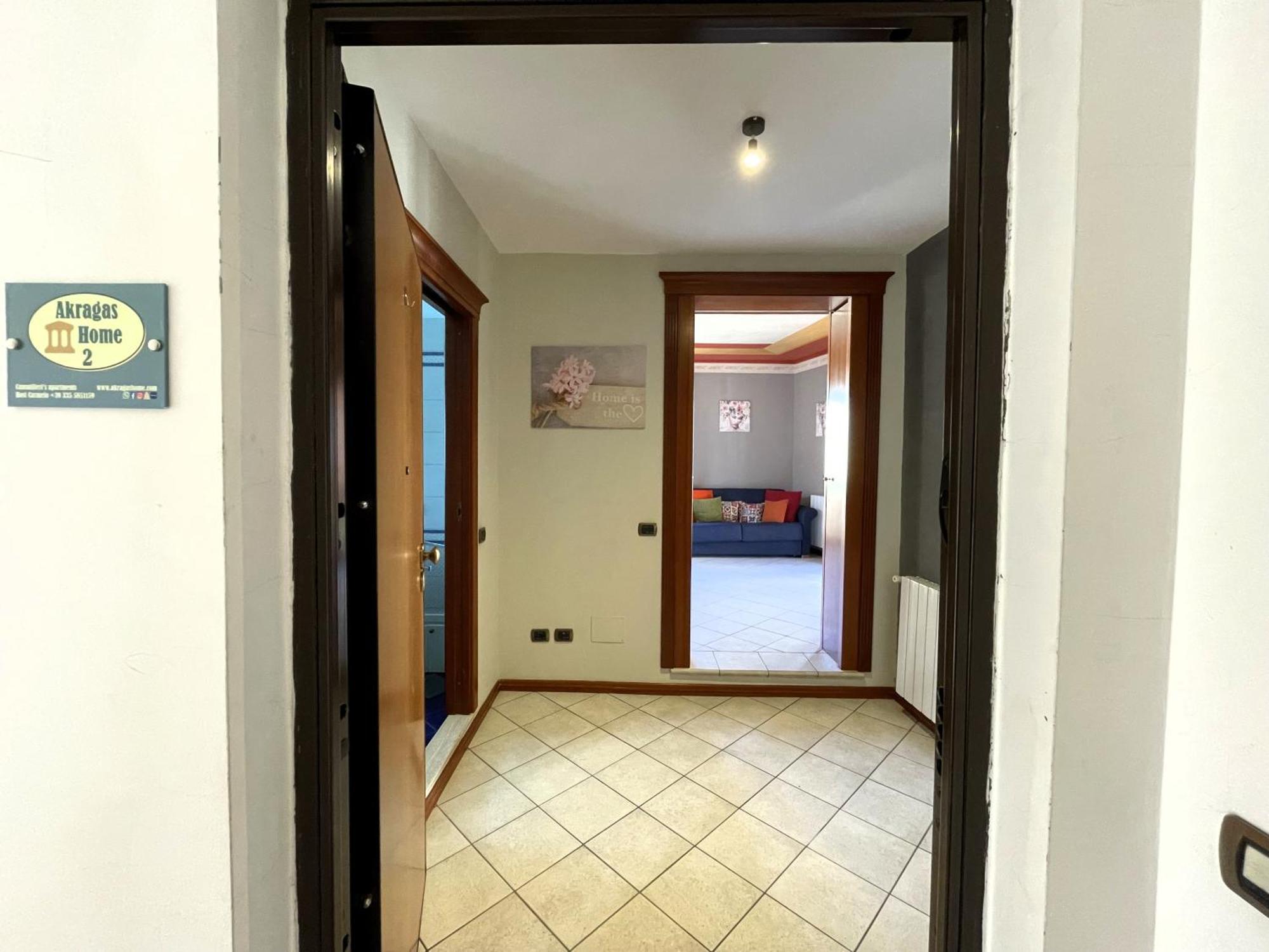 2 Apartments - Akragas Home 1 & 2 On Via Atenea City Center With View Agrigento Exteriör bild