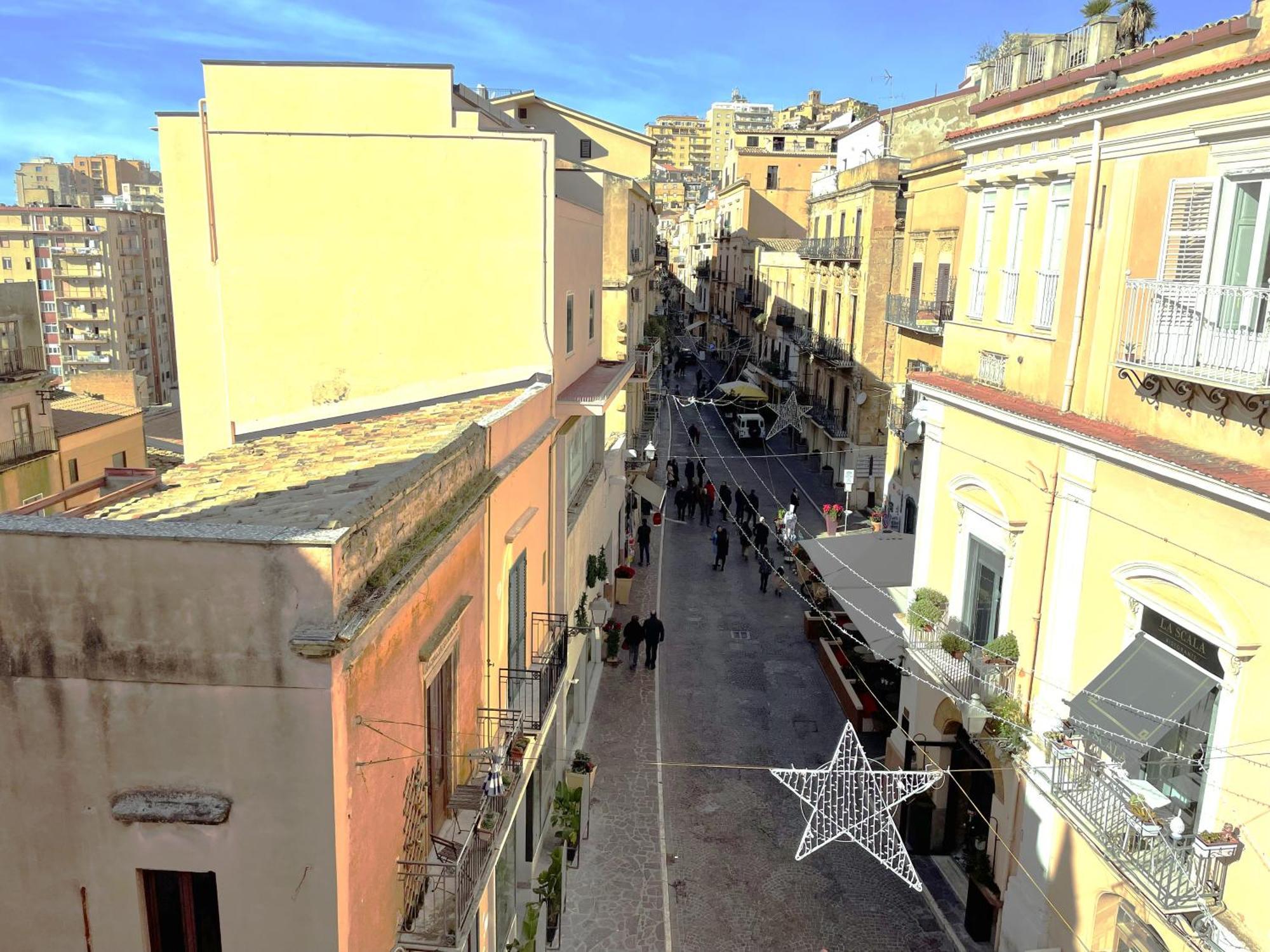 2 Apartments - Akragas Home 1 & 2 On Via Atenea City Center With View Agrigento Exteriör bild